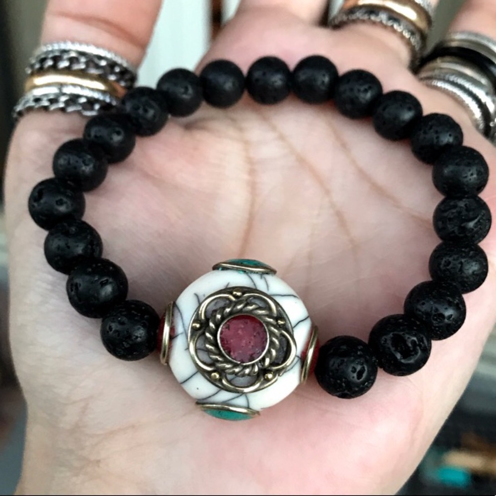 Nepal charm lava rock oil diffuser bead bracelet - Picture 3 of 8